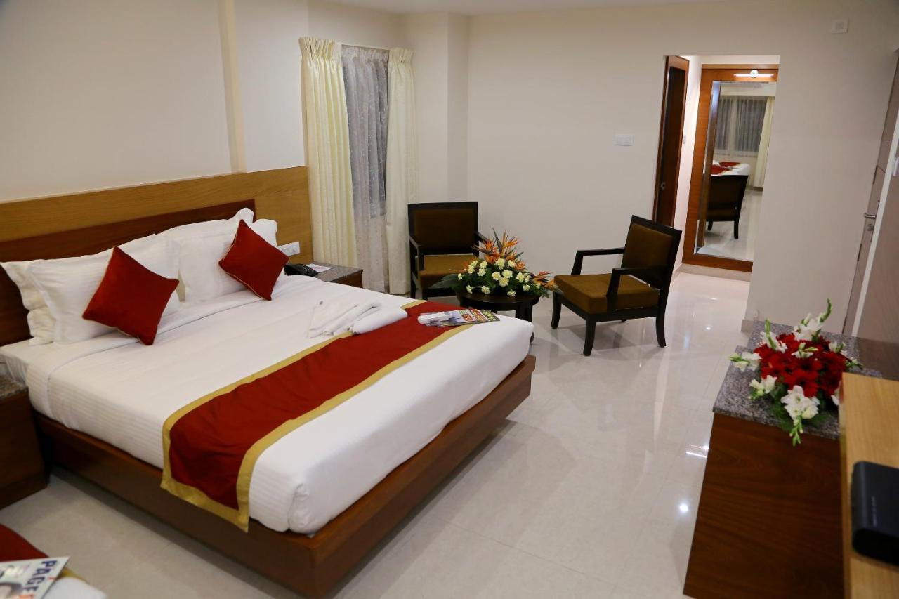 Hotel U.T.Elegance Μπανγκαλόρ Εξωτερικό φωτογραφία