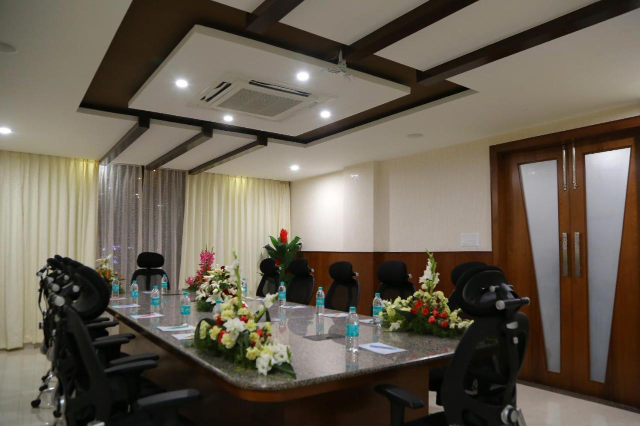 Hotel U.T.Elegance Μπανγκαλόρ Εξωτερικό φωτογραφία