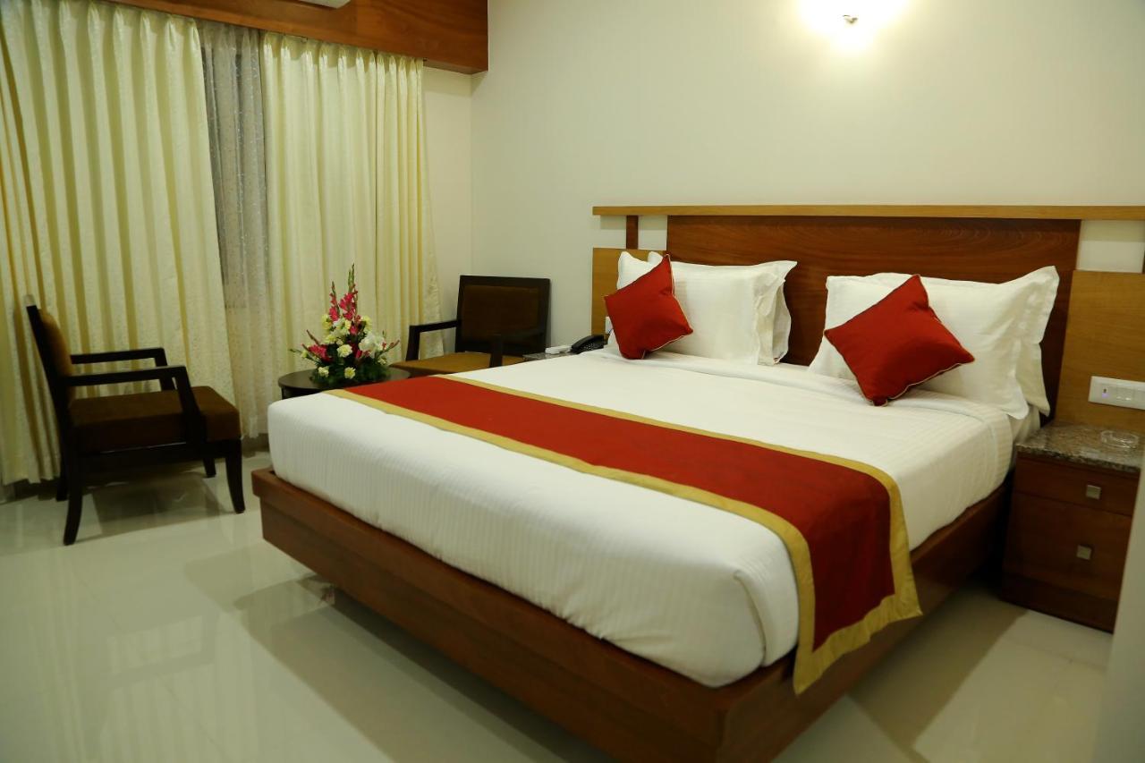 Hotel U.T.Elegance Μπανγκαλόρ Εξωτερικό φωτογραφία