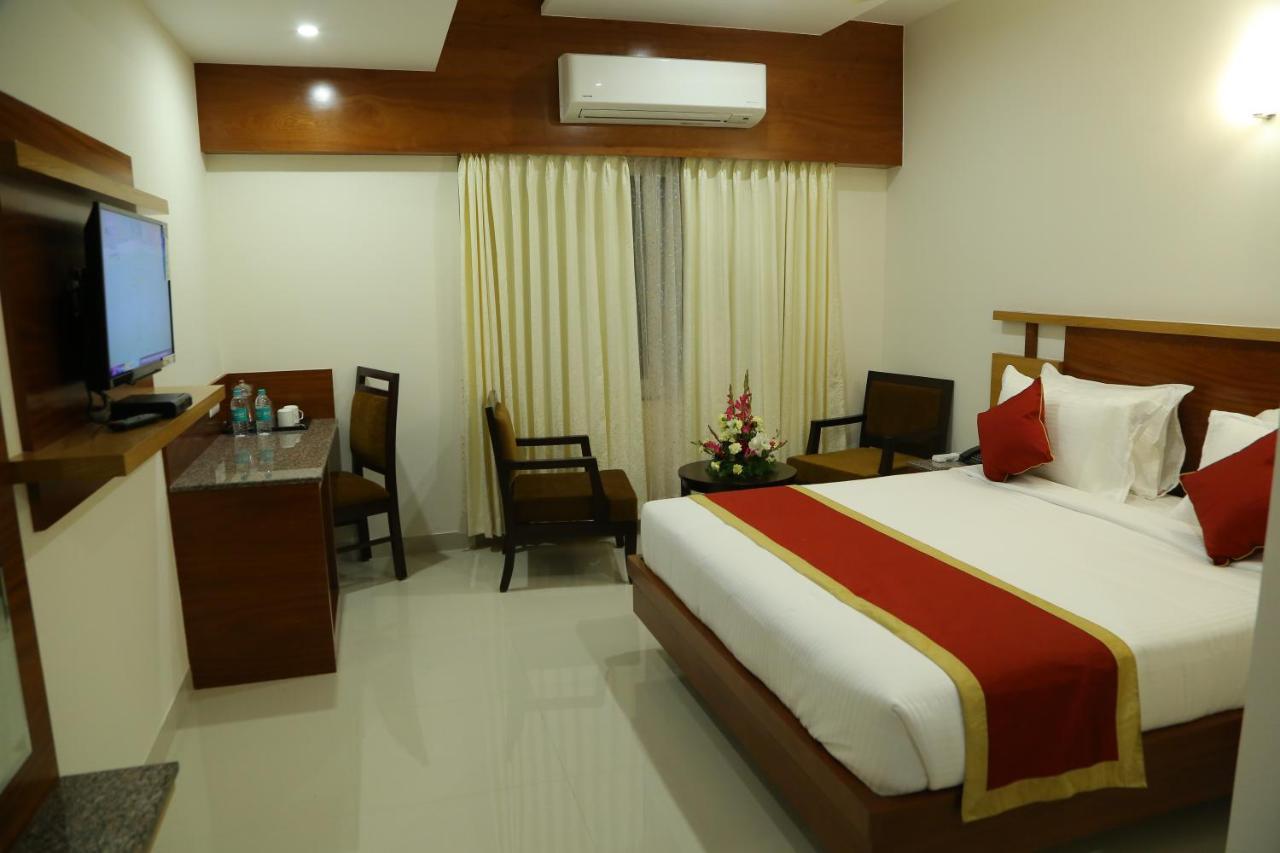 Hotel U.T.Elegance Μπανγκαλόρ Εξωτερικό φωτογραφία